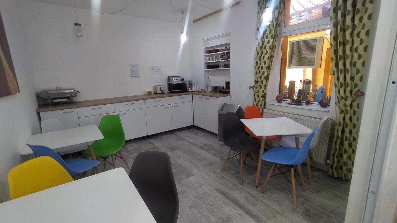 Pensiunea Paris Cluj Napoca Bagian luar foto
