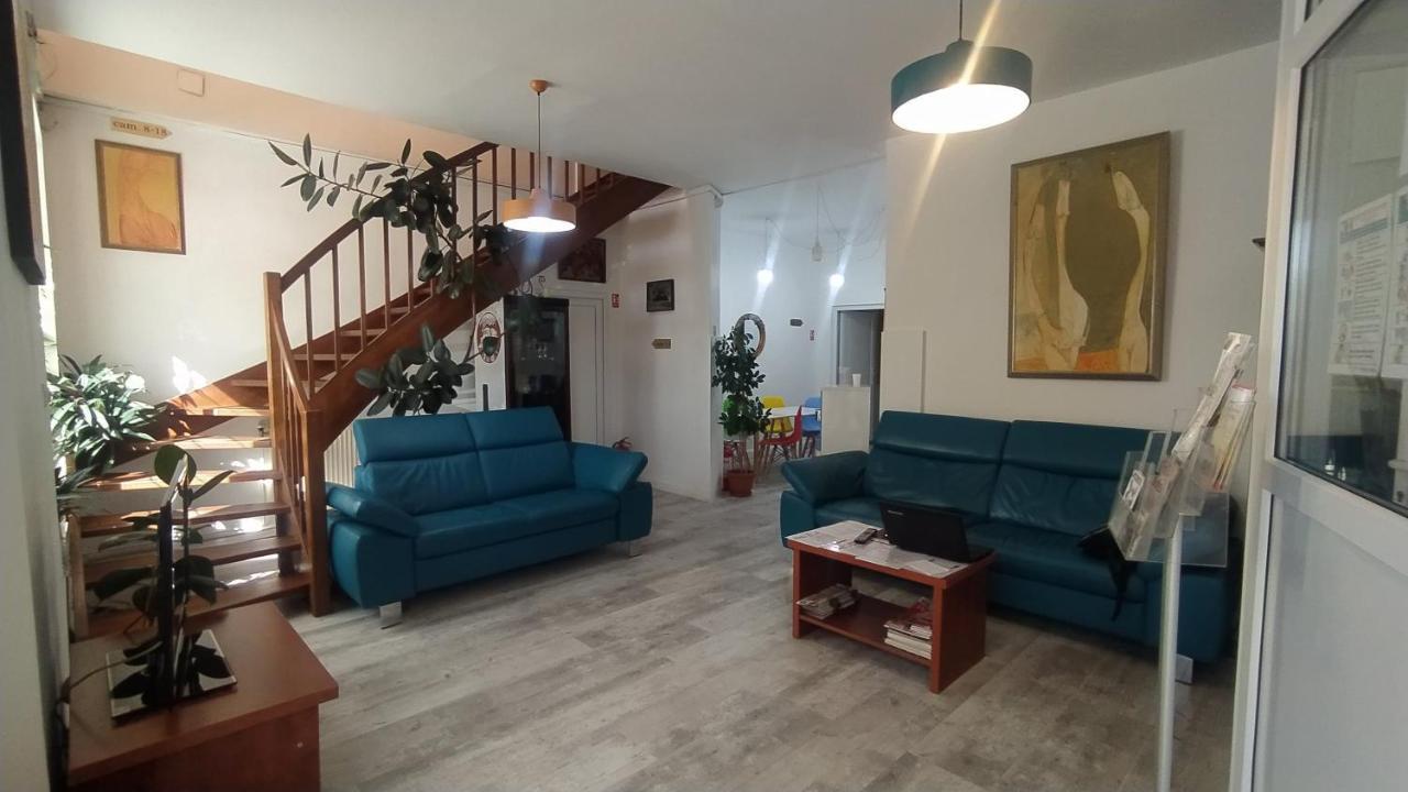 Pensiunea Paris Cluj Napoca Bagian luar foto