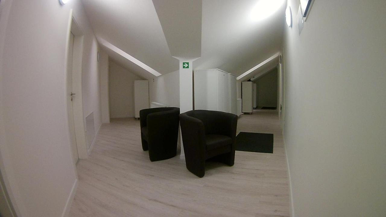 Pensiunea Paris Cluj Napoca Bagian luar foto