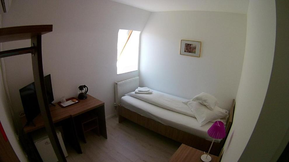 Pensiunea Paris Cluj Napoca Bagian luar foto